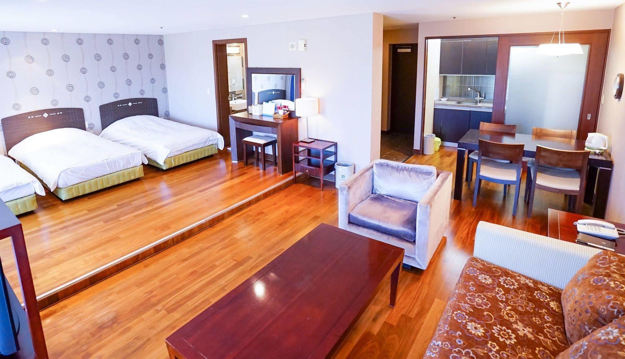 Lake Hills Jeju Resort Seogwipo Dış mekan fotoğraf